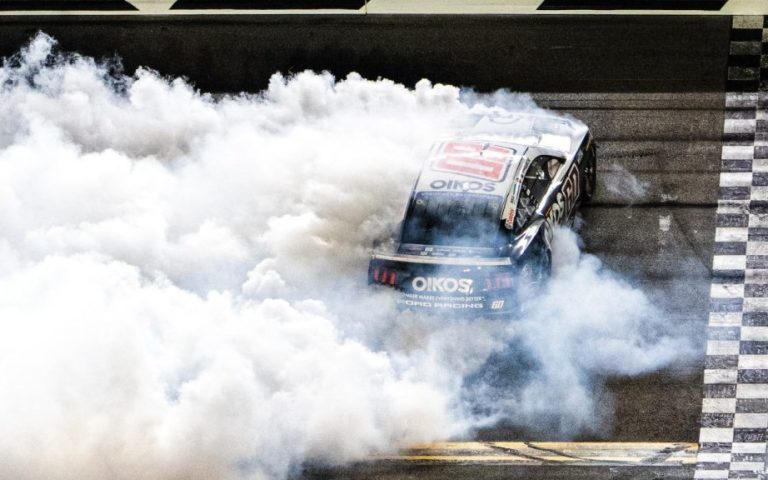 Copertina Nascar Daytona