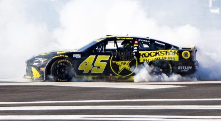 Copertina Nascar Phoenix