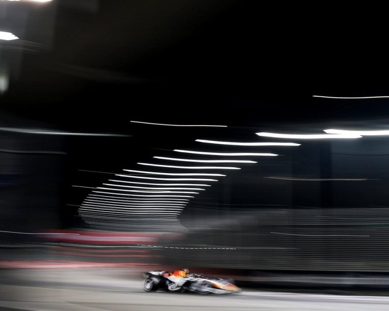 Racing Bulls a Singapore: Lawson trascina, Lindblad fatica